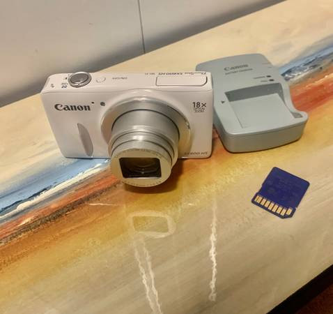 Canon Powershot Sx600Hs White WiFi Compact Digital Camera in Cameras & Camcorders in Tricities/Pitt/Maple - Image 3
