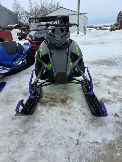 2019 artic cat alpha just over 2000 km 1350 miles new chaincase oil 130 compression per cylinder lot...