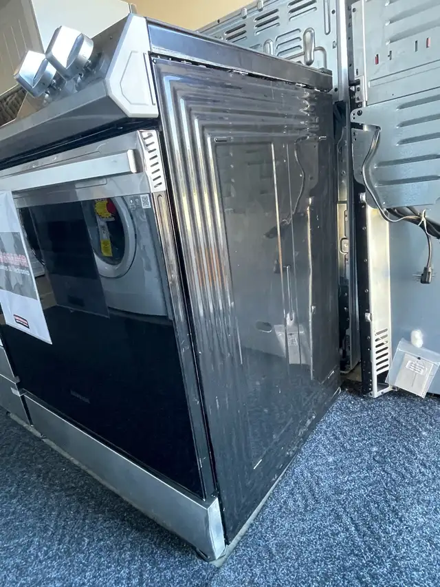 NEW 30” Samsung Slide In Range Stove(6.3 Cu.Ft) Steam/Self Clean in Stoves, Ovens & Ranges in London - Image 10