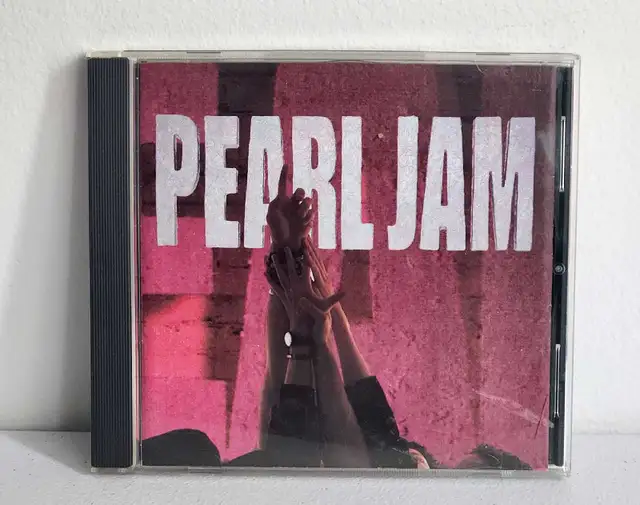 Pearl Jam Cd Compact Disc  in CDs, DVDs & Blu-ray in Laval / North Shore - Image 5
