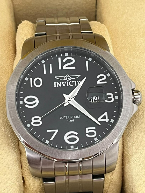 New in box Invicta Specialty men s watch 5772. Never used