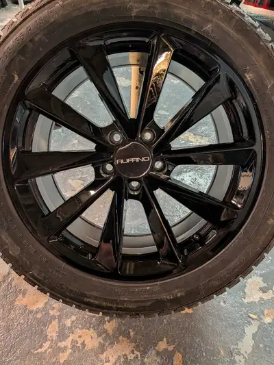 Brand new Ruffino Mags with Michelin X-ice Snow tires. 225/55 R18. Bought for a 2023 Buick Encore. B...