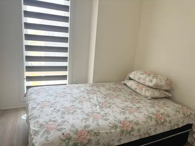 Whitby - 01 furnished Bedroom for Rent in 3-Bedroom Townhouse