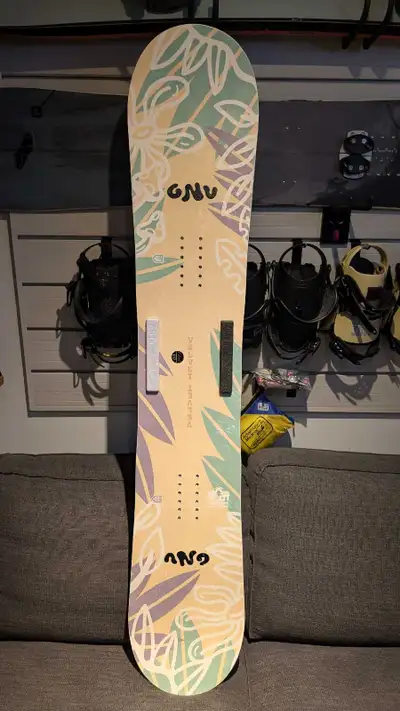 Women's GNU 147 Velvet snowboard. Ridden once, in mint condition.