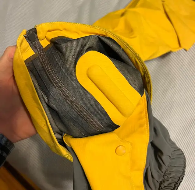 Men's Gore-Tex Ski Pants in Men's in Calgary - Image 5