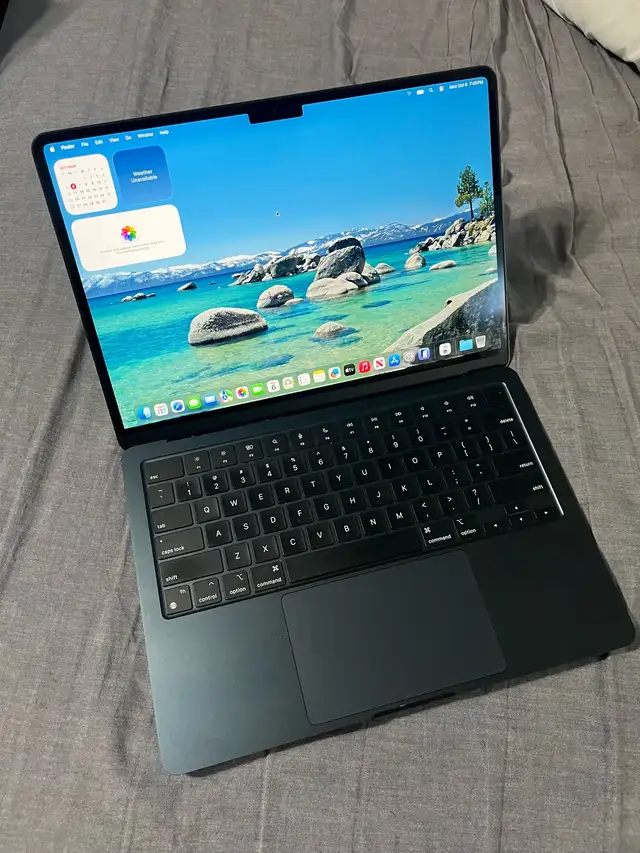Apple MacBook Air 13.6 inch 2022 256GB 8G Ram Midnight 