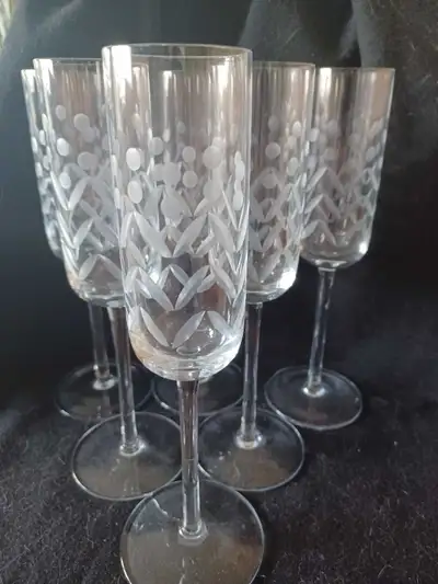 Champagne flutes (6), View more