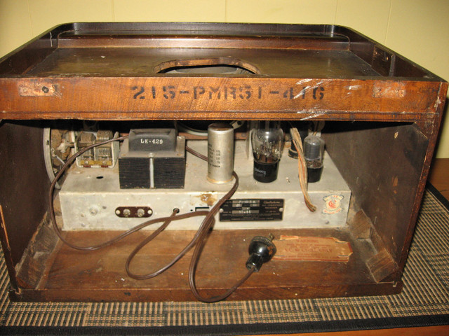 ANCIENNE RADIO ÉLECTROHOME P-1-4516-Z dans Art et objets de collection  à Trois-Rivières - Image 4