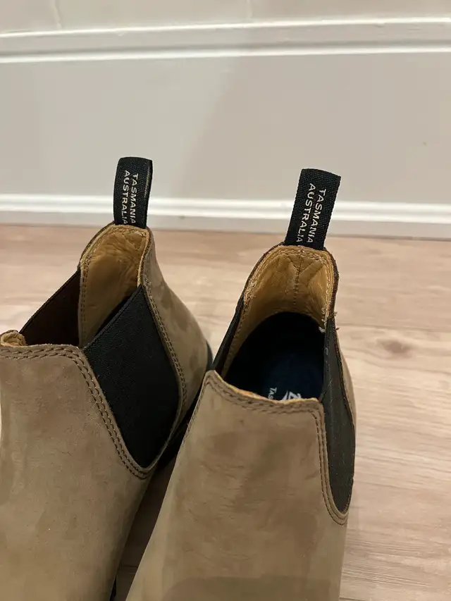 Women Blundstone Boots low heel  in Men's Shoes in Mississauga / Peel Region - Image 6