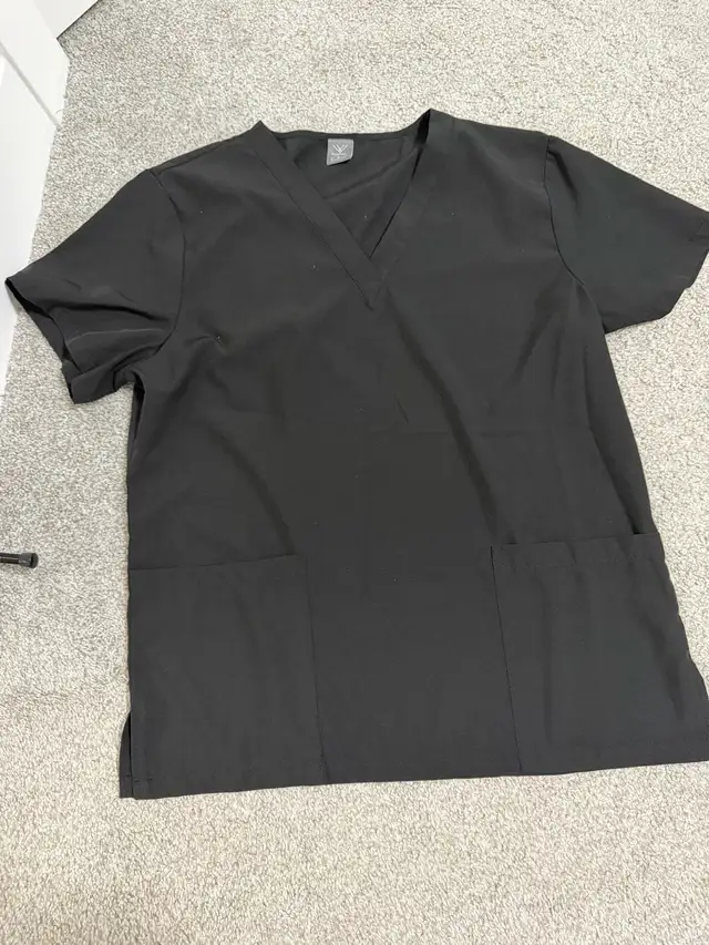 Scrub Set / Scrubs in Women's - Other in Calgary - Image 5