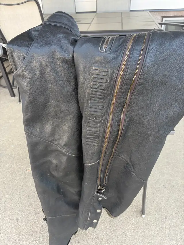 Men’sXL  used Harley Davidson leathers 
