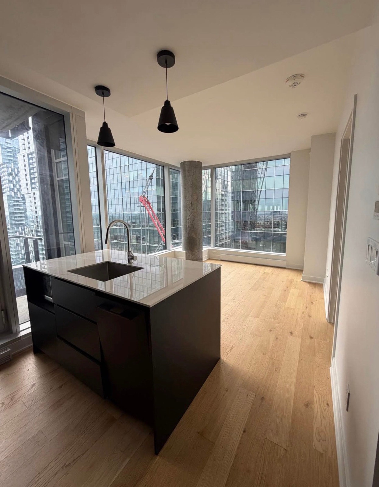 Appartement de 1 chambre et 1 salle de bain — photo 1