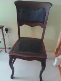 4 belles chaises antiques
