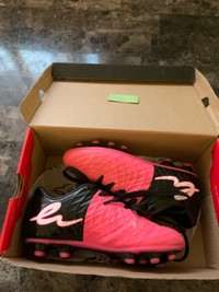 Eletto pink soccer cleats 