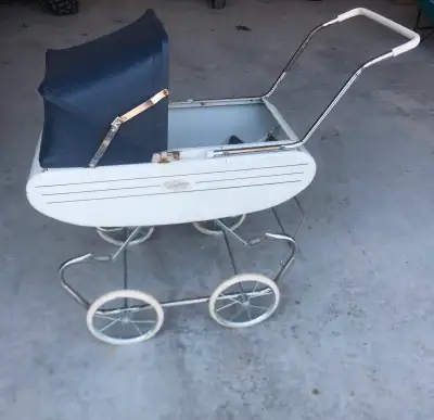 Selling a beautiful vintage Gendron metal baby stroller/ carriage in very good shape. Was going to b...