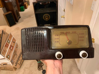 Antique GE desktop vacuum tube radio - working