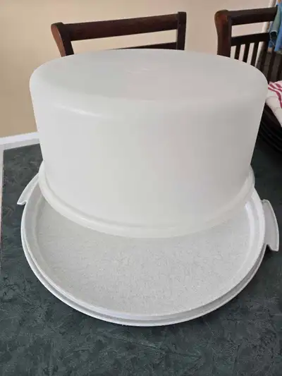 Tupperware cake storage container.