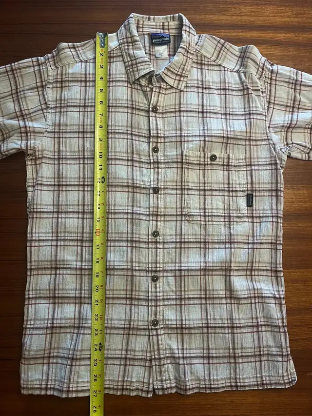 Patagonia Men's Cotton Shirt Medium Cream Black Red Check SS in Men's in Calgary - Image 7