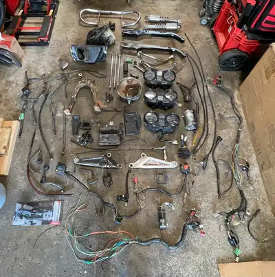 Selling off a bunch of parts for a 1982 Honda CB650SC Nighthawk. Some parts might fit regular 79-82...