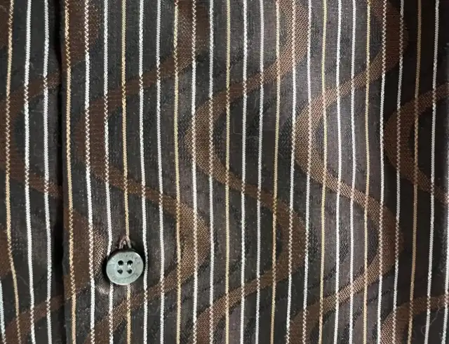 VERSACE Men's Designer Dress Shirt Size:16/42  ( L )NEW with Tag in Men's in Markham / York Region - Image 9
