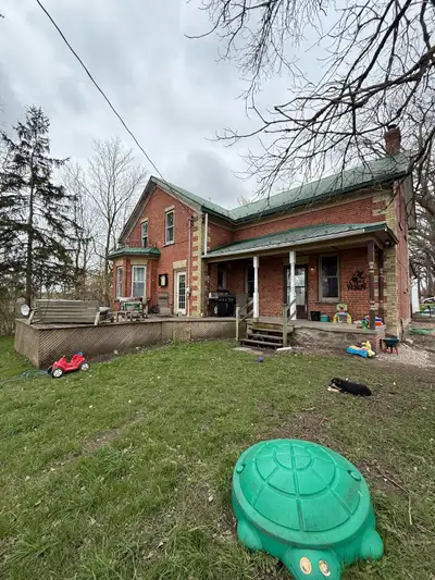 Rooms for Rent – Quiet Country Home (Utilities Included) Looking to rent out 1 room in a peaceful co...