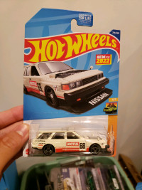 Hot wheels Nissan Maxima Drift Car Wagon white