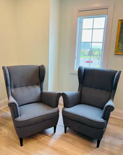 ✅PRICED to SELL FAST @$200CAD already FOR THE PAIR!!! ✅Reason for Selling: NEED SPACE bec our new dr...