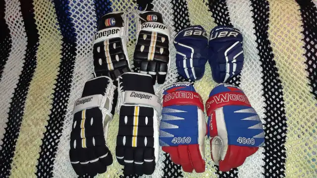 Hockey equipment in Hockey in Kingston - Image 4