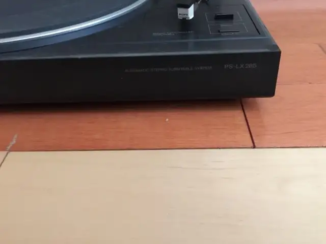 Sony Turntable in General Electronics in Markham / York Region - Image 4