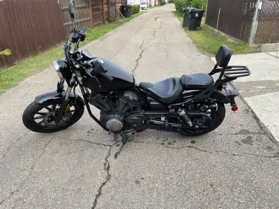 2014 Yamaha bolt low km. Always stored indoors, freshly serviced, new tires last summer (under 1500k...