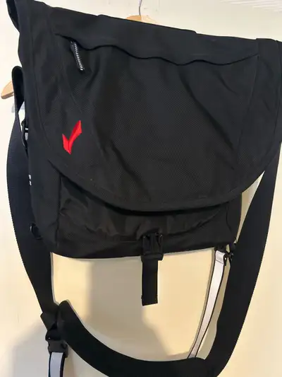 ONSight micro messenger bag, View more