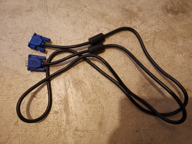 VGA Male-Male Cable 6Ft in Cables & Connectors in Mississauga / Peel Region