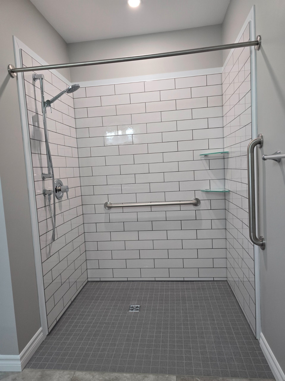 Seniors 55+ Accessible - 2 Bed, 1 Bath in Espanola 3