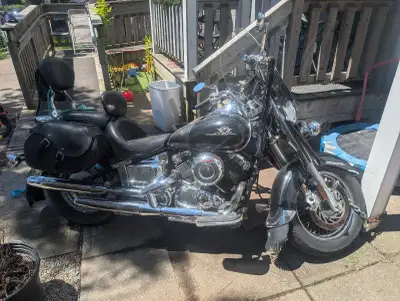 2003 Yamaha V-Star 650 – 9,500 KM Selling my 2003 Yamaha V-Star 650. Great reliable cruiser with ver...