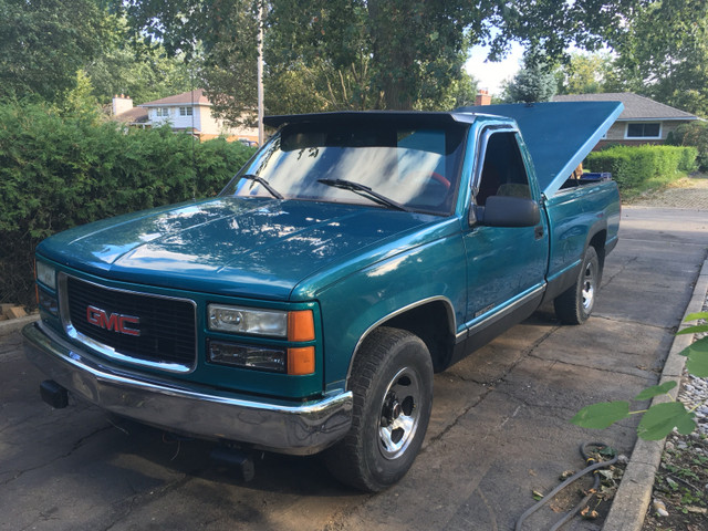1997 Manual GMC Sierra (New Engine & Clutch), 8’ Bed in Cars & Trucks in Hamilton - Image 2