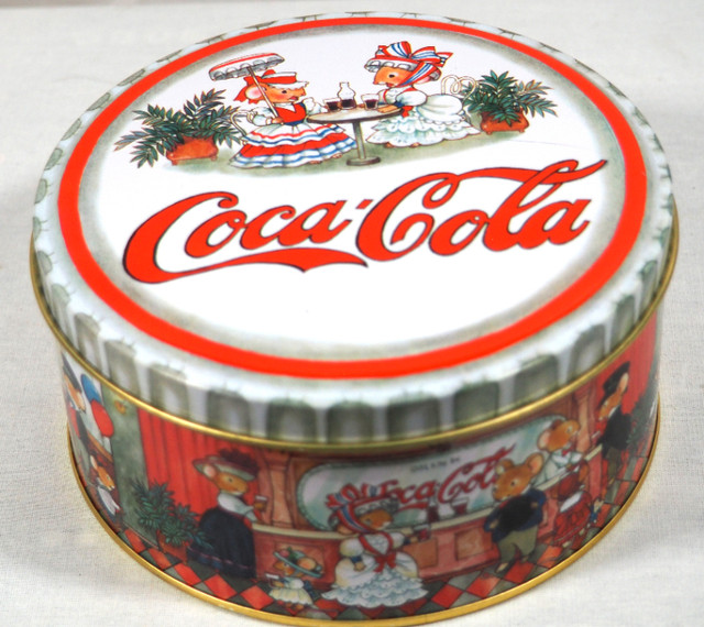 2001 Coca-Cola Christmas Mouse Hanging Ornaments Collectable Tin in Arts & Collectibles in Edmonton - Image 3