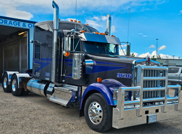 2023 KENWORTH W900L STUDIO SLEEPER in Heavy Trucks in Red Deer - Image 4