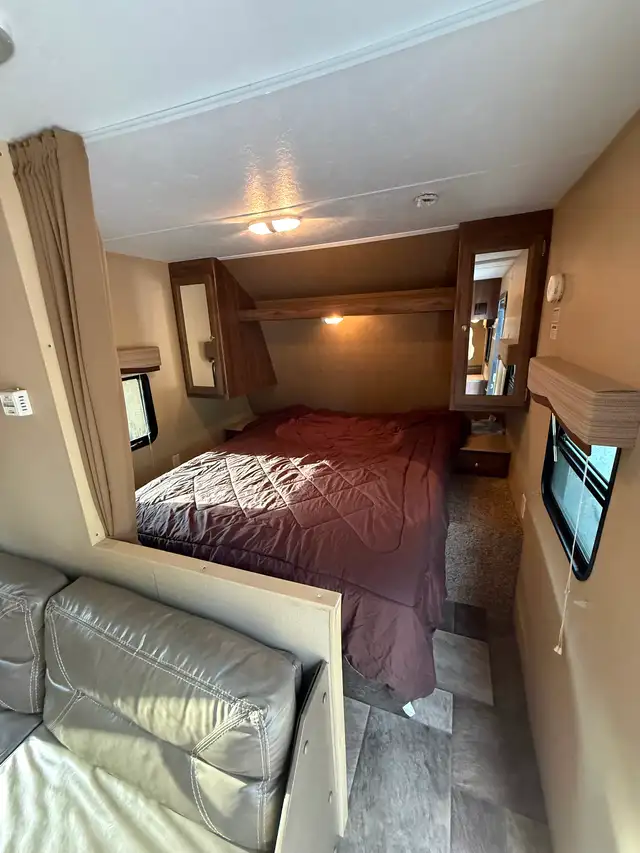 2016 Coleman Lantern Bunkhouse Travel Trailer in Travel Trailers & Campers in Nanaimo - Image 5