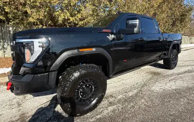 2025 GMC AT4X 2500HD AEV edition!!! Truck is in new condition with only 12,000km fully loaded with e...