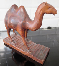 Sculpture Artisanal en bois Chameau Camel 8 3/4" h.