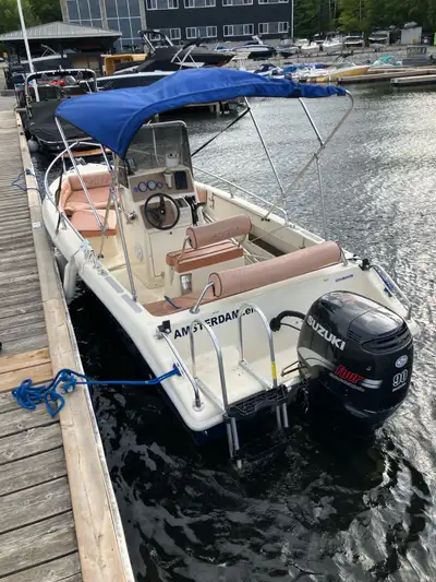 19’ Center Console in good condition (for its age of course). Powered by a 90HP Suzuki 4-stroke engi...