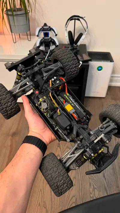 In great Condition, Rlaarlo Omni Terminator Remote Control Car. 60+km Comes with: -RC Truck -Transmi...