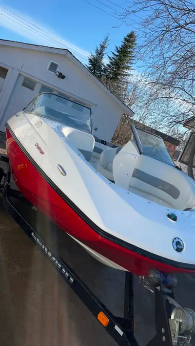 2009 Seadoo 180 Challenger Jet Boat AS IS -215 hp rotax -newer battery -Seats 8 (minus 1 cushion in...