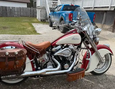 2000 Indian Chief (on Factory Softail Frame and S&S 88inch evolution) . Basically a Harley Softail b...
