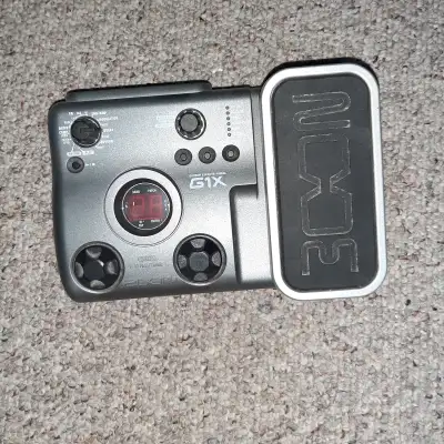 Zoom Multi Effects Guitar  Pedal With Drum Patterns And More, View more