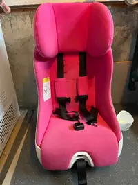 Clek Foonf car seat pink in perfect like new condition