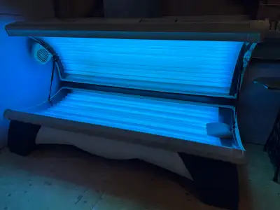 Jade 32 Hybrid Bed. UV and Red light Message if you’re interested