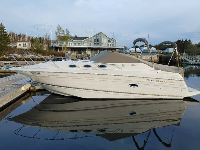 2001 Regal 2660 Cabin Cruiser in Powerboats & Motorboats in City of Halifax