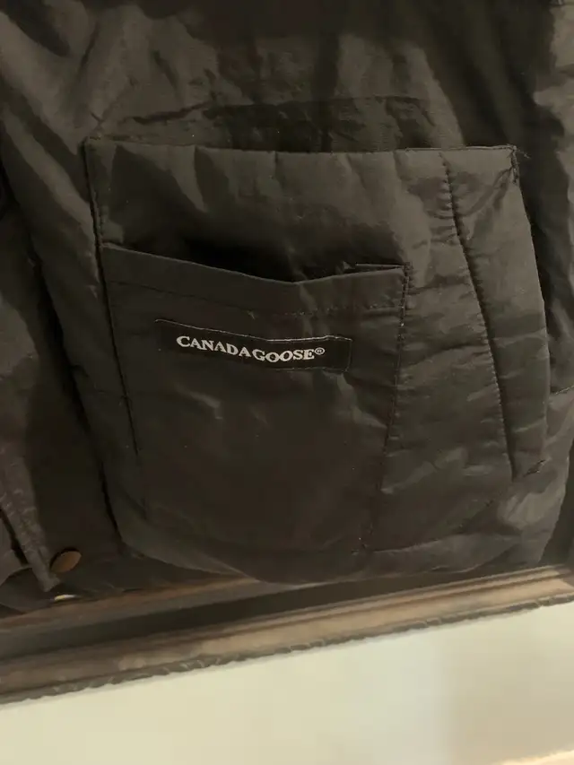 Canada Goose vest size XXL, 108 cm. Like new. in Men's in City of Toronto - Image 5