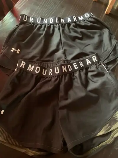 2 shorts UNDER ARMOUR, View more